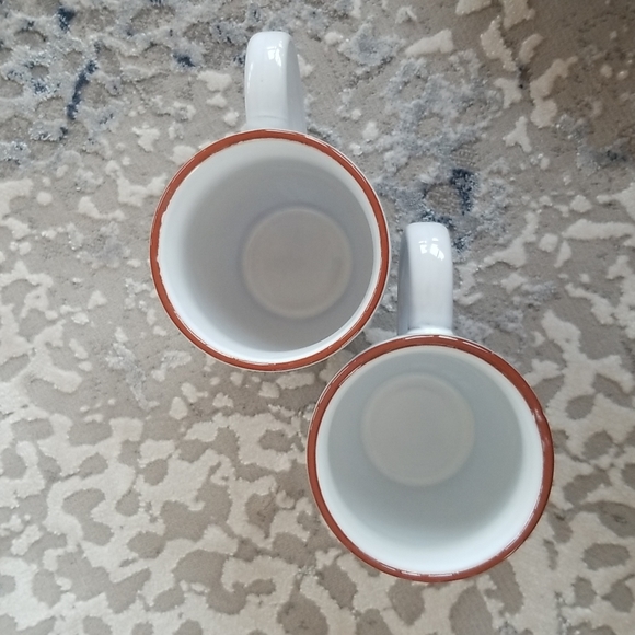 2 Pier 1 coffee \ tea mugs White with embossed design - Picture 7 of 7